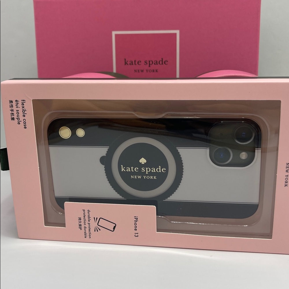 Kate Spade Phone Case for iPhone 13
NWT - Picture 7 of 16